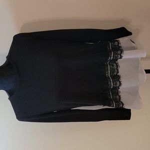 Elle black & white sweater Large